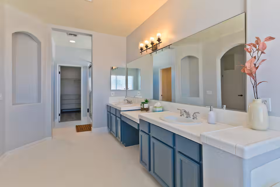Lush Desert Living - photo 3