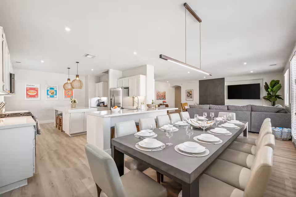 Lush Luxury Living - photo 2